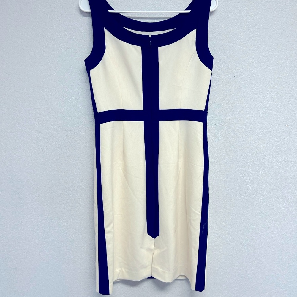 Ellen Tracy Classic Blue and Cream Sleeveless Career Dress. Size 8
